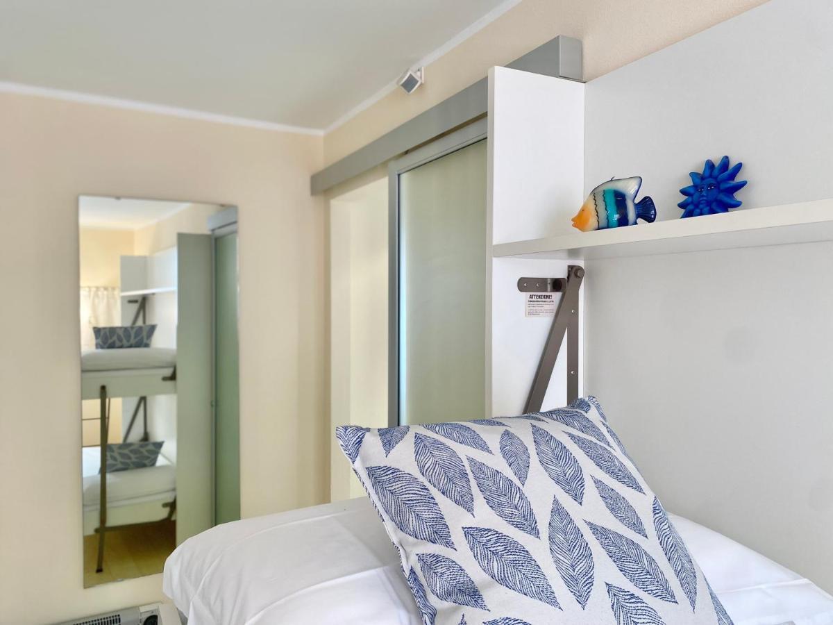 Casaviva - Beachfront Trilo With Parking In * Camogli