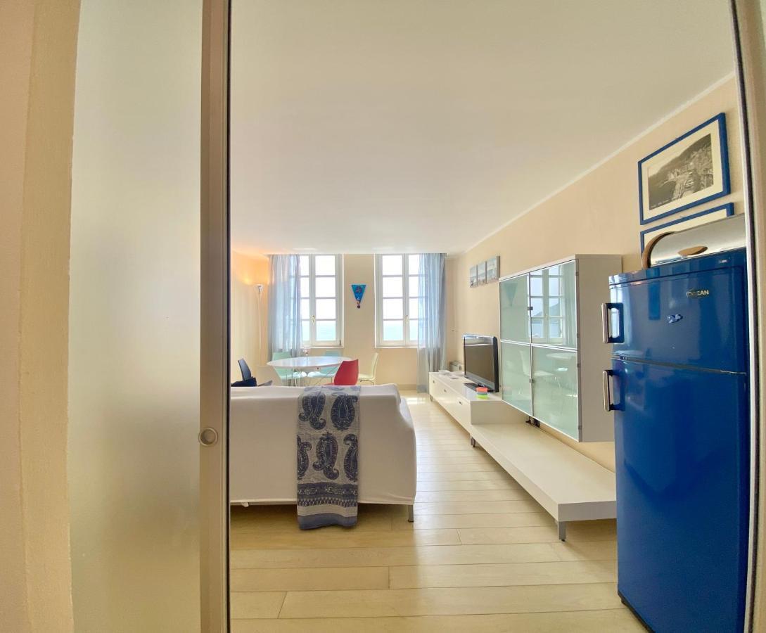 Casaviva - Beachfront Trilo With Parking In Apartment Camogli