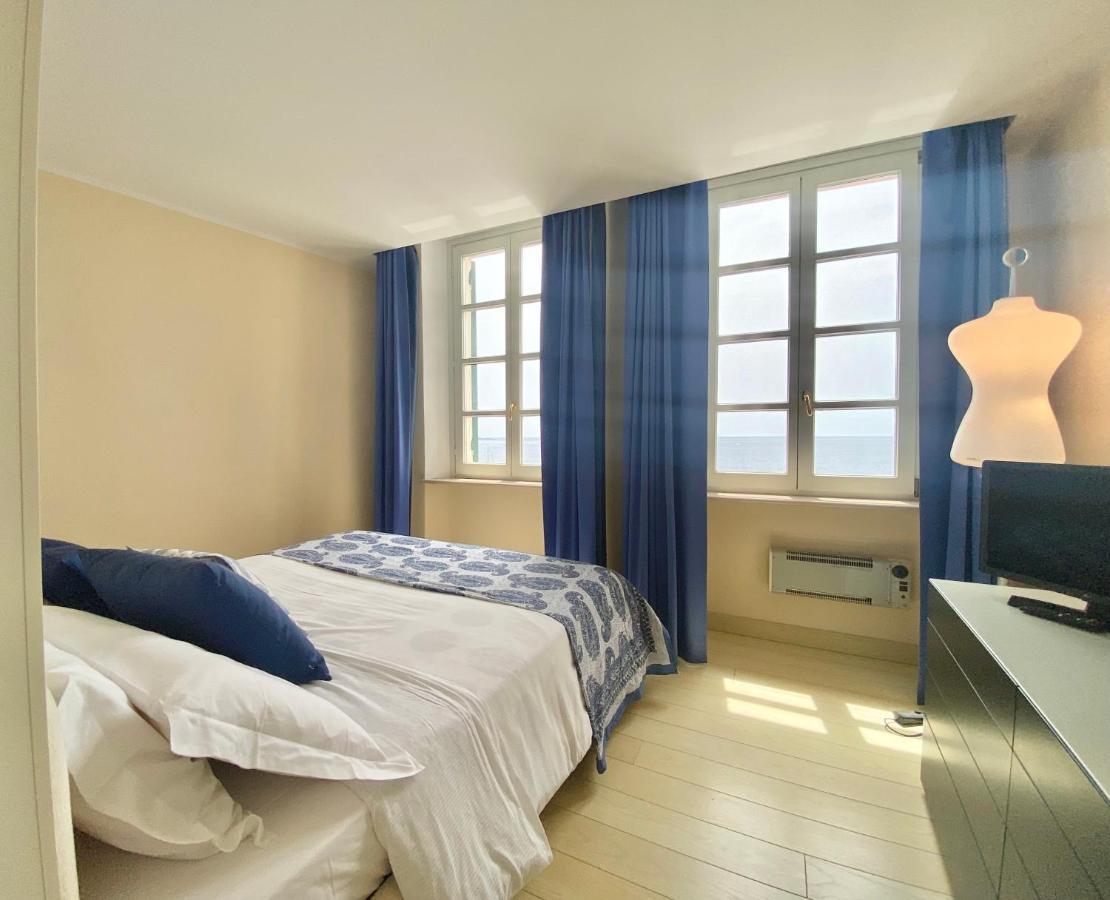 Casaviva - Beachfront Trilo With Parking In Appartamento