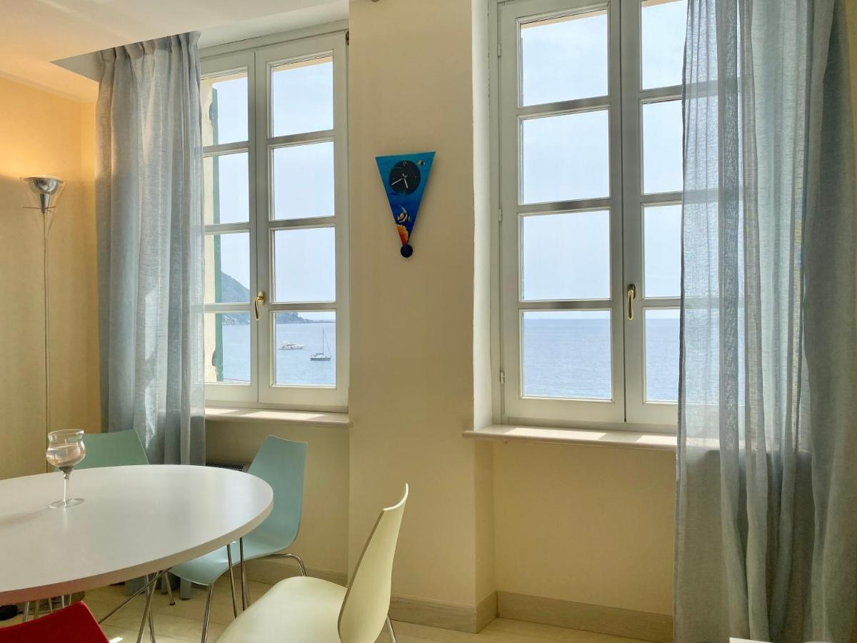 Apartment Casaviva - Beachfront Trilo With Parking In Camogli